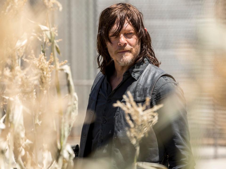 norman reedus walking dead 901