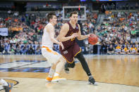 <p>Cameron Krutwig (25) of the Loyola-Chicago Ramblers brings the ball up the court during the NCAA Div I Men’s Championship Second Round basketball game between Loyola-Chicago and Tennessee on March 17, 2018 at American Airlines Center in Dallas, TX. (Photo by George Walker/Icon Sportswire via Getty Images) </p>