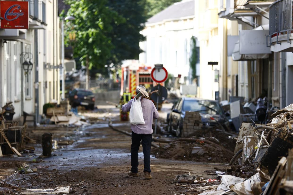 Die Stadt Bad Neuenahr in Rheinland-Pfalz wurde besonders schwer von der Flut getroffen. (Bild: Abdulhamid Hosbas/Anadolu Agency via Getty Images)