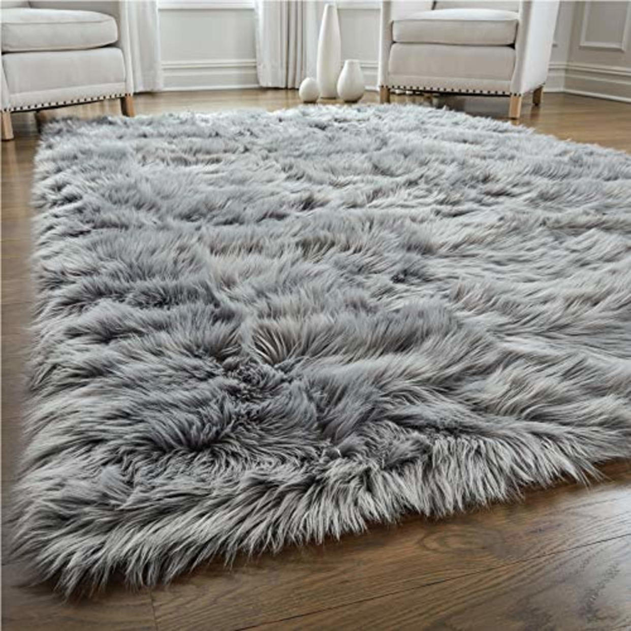 Gorilla Grip Faux-Fur Washable Rug (Amazon / Amazon)