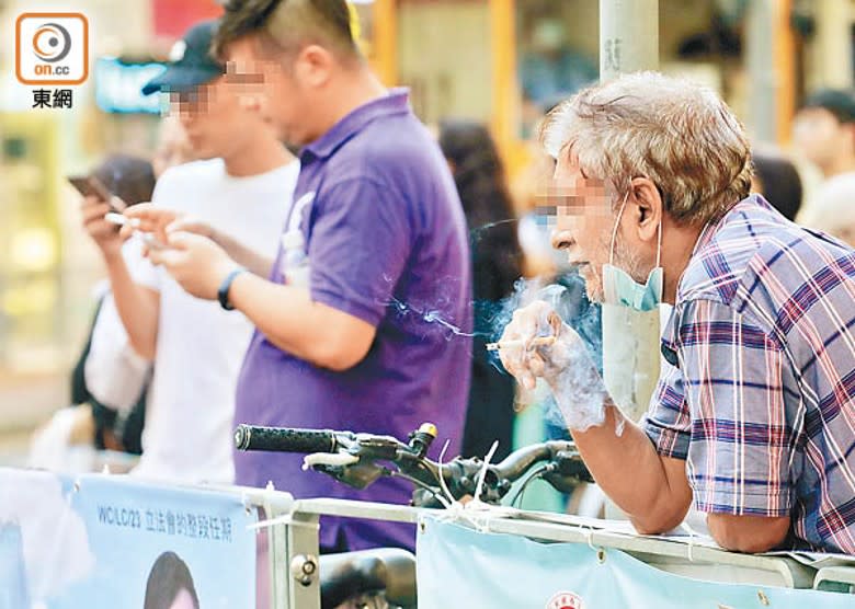 有學者認為，煙草毒害市民多年都未被禁止實屬荒謬。