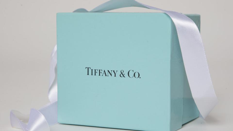 US-Juwelier Tiffany ist weltweit bekannt für seine türkisfarbenen Kartons und seine Rolle im Hollywoodfilm «Frühstück bei Tiffany's».