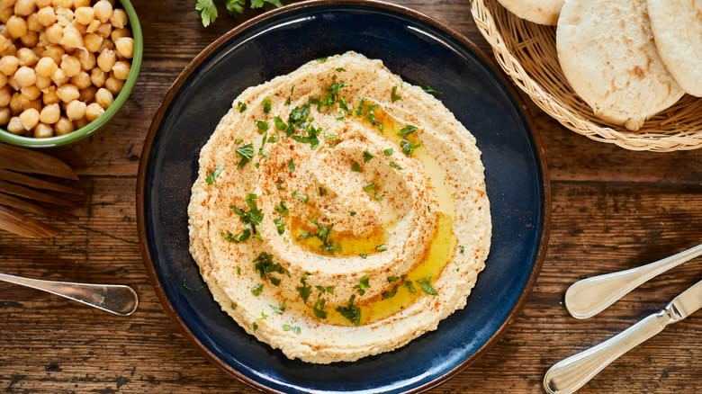 Bowl of hummus 