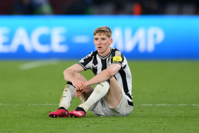 Eddie Howe Unhappy with Late Penalty Decision in PSG vs Newcastle Clash 