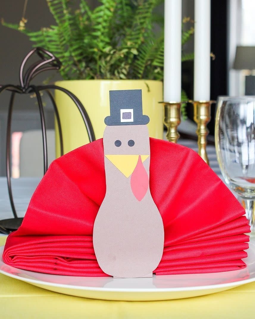 napkin folding idea like turkey fold