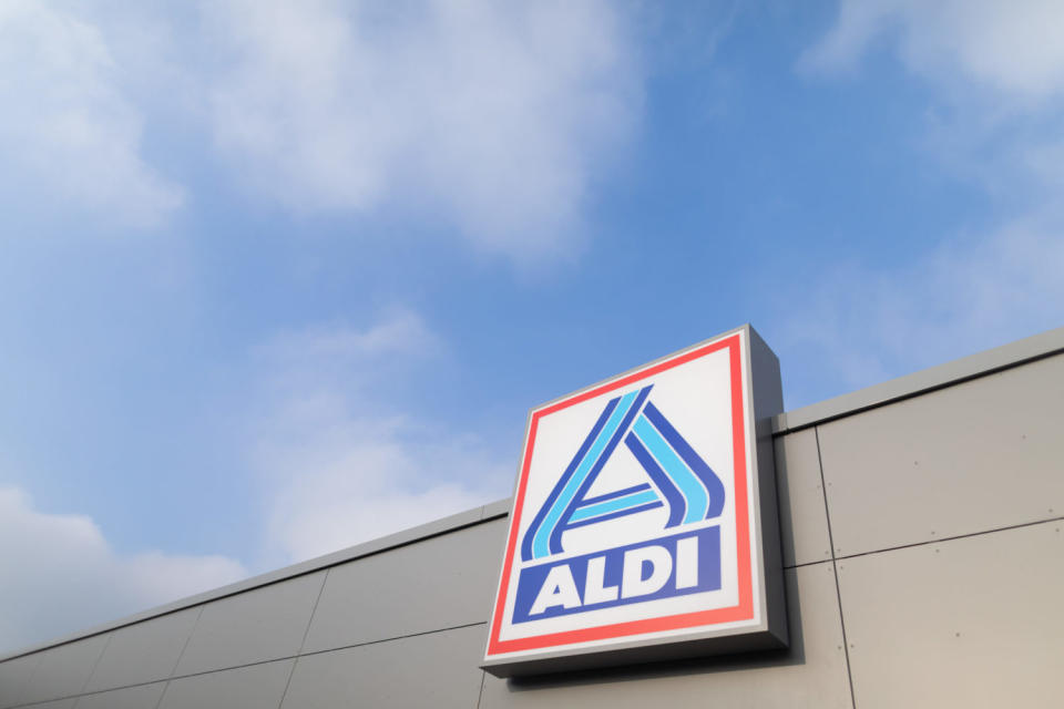 Der Himmel über Aldi Nord scheint aufgeklart: Seit Jahren tobte ein Familienstreit um das Unternehmen - Copyright: picture alliance/dpa | Rolf Vennenbernd