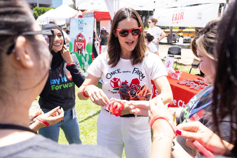 Jennifer Garner at Mattel's Play it Forward Global Volunteer Week