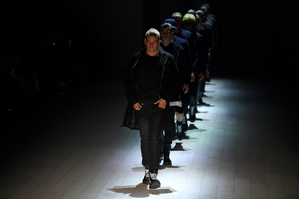 <p>Models walk the runway wearing creations by Justin Cassin during Mercedes-Benz Fashion Week Australia in Sydney, Australia, May 15, 2017. (Photo: Ydan Himbrechts/EPA) </p>