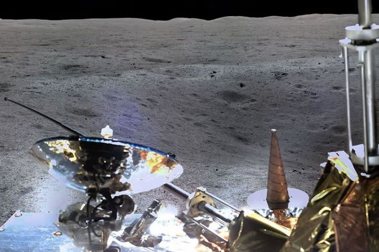 La sonda china Chang'e-4 ha tomado fotos panorámicas en la superficie lunar tras protagonizar el primer aterrizaje controlado de una nave en la cara oculta de la Luna 