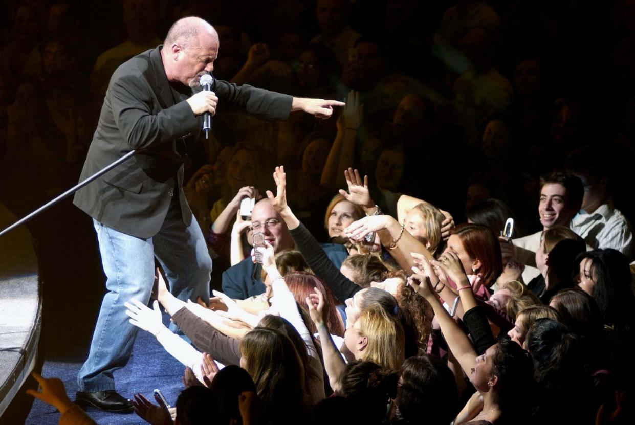 billy joel in concert at madison square garden in new york city january 23, 2006