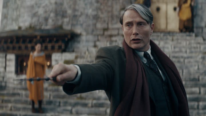 Gellert Grindelwald aims his wand in Fantastic Beasts 3.