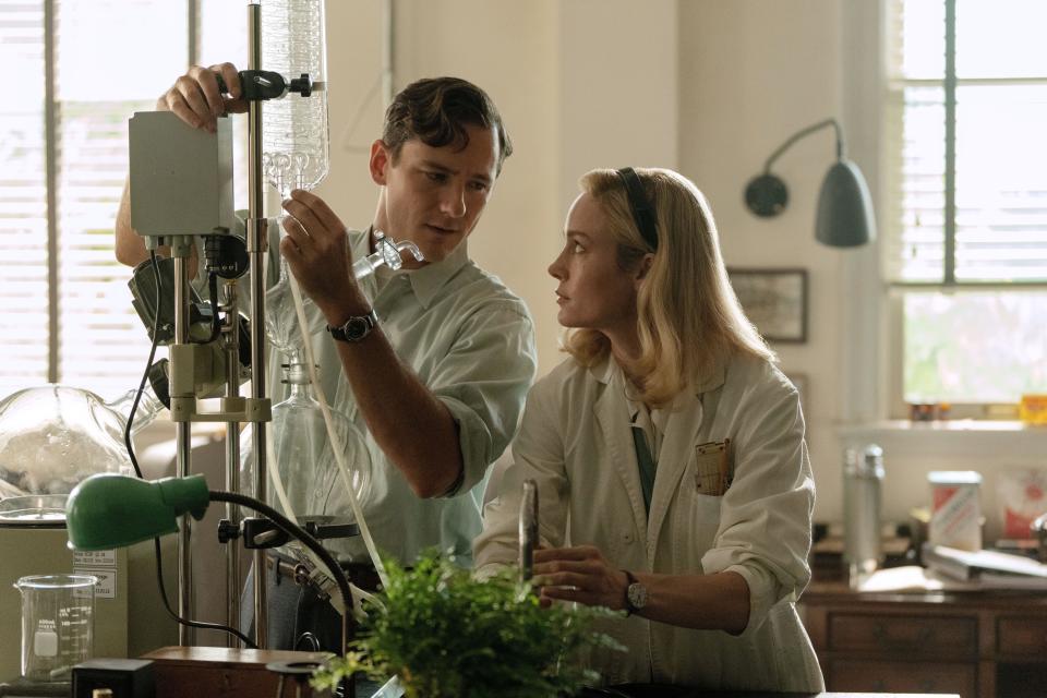 Lewis Pullman and Brie Larson in Lessons in Chemistry