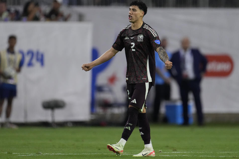 El lateral mexicano Jorge Sánchez celebrata luego de un triunfo de 1-0 sobre Jamaica en la Copa América en Houston, el sábado 22 de junio de 2024. (AP Foto/David J. Phillip)