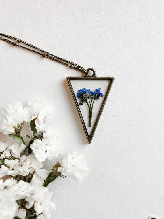 A Forget Me Not Flower Necklace