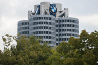 <p>Mit 60,4 Milliarden Euro ist BMW einer der profitabelsten Autokonzerne weltweit. Das in München ansässige Unternehmen wurde 1916 gegründet und machte sich einen Namen mit seinen sportlichen Fahrzeugen. </p>