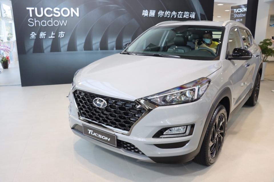 hyundai-tucson-shadow-100