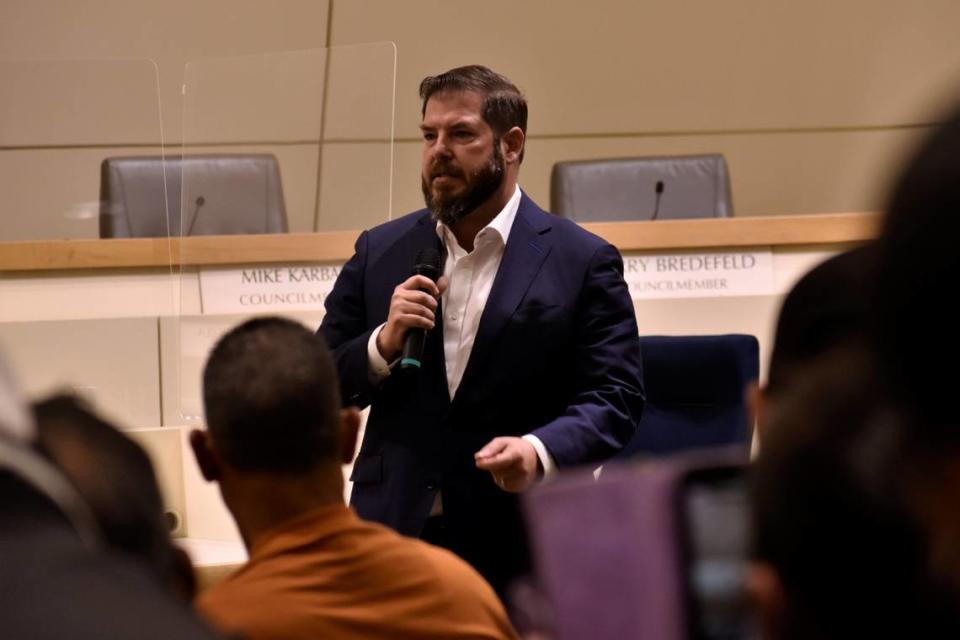 State Assemblymember Joaquin Arambula, D-Fresno, addressed a crowd including farmworkers and undocumented workers at Fresno City Hall on March 24, 2023. The Centro Binacional Centro Binacional para el Desarollo Indígena Oaxaqueño, the Binational Center for the Development of Oaxacan Indigenous Communities, organized the meeting between community members, organizations and government representatives to advocate for social safety net benefits for all people regardless of immigration status.