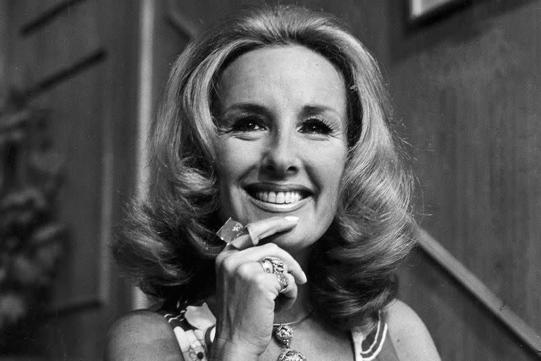 Foto de 1971 de Mirtha Legrand en aquel programa en donde la gente almuerza que ella pensó que duraría algunos días