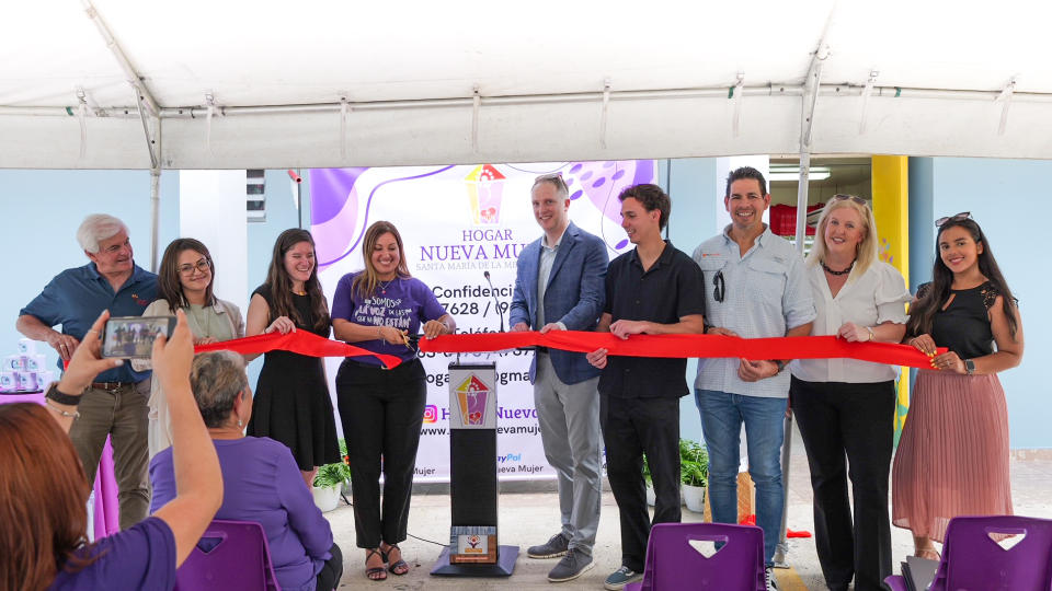 L-R: Bill Jordan, Co-founder and board president, Let’s Share the Sun (LSTS); Yairani  Morales, director of operations, ISO Solar; Bernadette Jordan executive director, LSTS; Emma Santiago; Luke Lewandowski, VP, global renewables research for Wood Mackenzie; Lucas Barreto, project manager, LSTS; Ralph Diaz president, ISO Solar; Abigail Hopper, president and CEO of SEIA; Coralys De Leon Cortes, SESA PR.