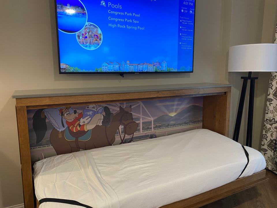 kids pulldown bed in a villa at saratoga springs resort