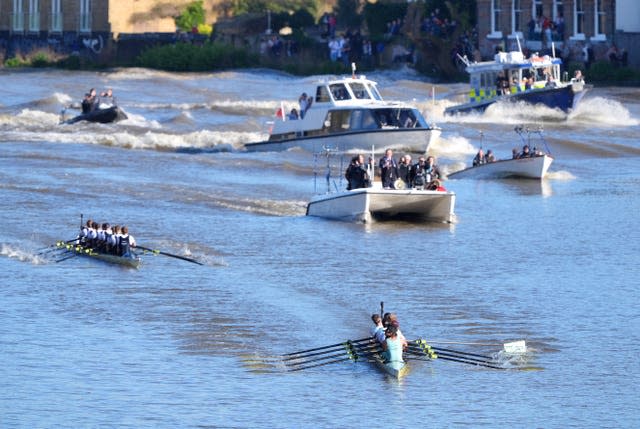 The Cambridge team on their way to victory 