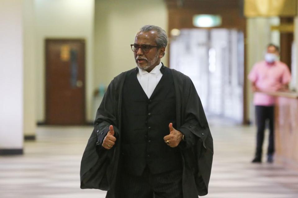 Lawyer Tan Sri Muhammad Shafee Abdullah is pictured at the Kuala Lumpur High Court June 3, 2020. — Picture by Yusof Mat Isa