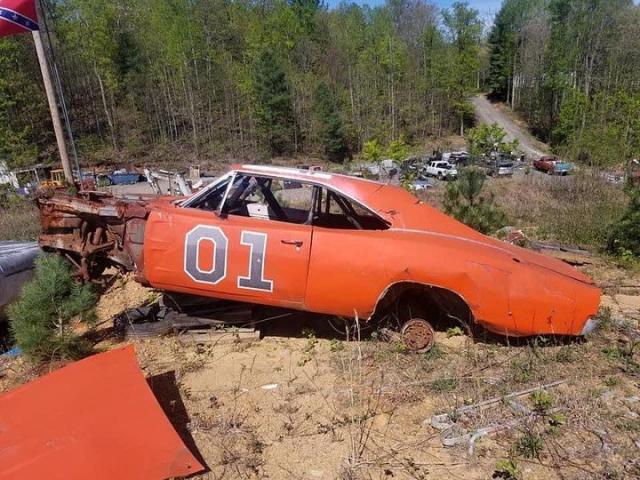 Why an artist smashed up 'The Dukes of Hazzard's' General Lee - Los Angeles  Times