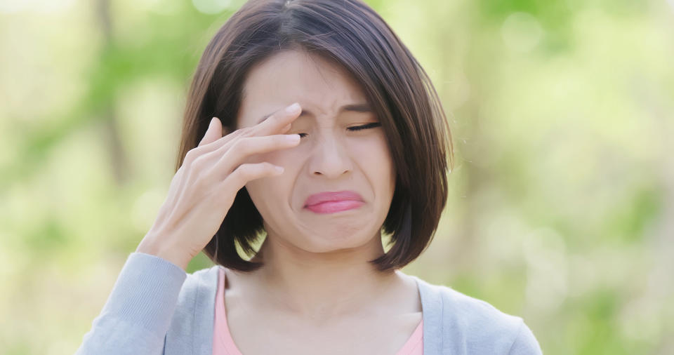每個人多少都曾遇過眼皮跳個不停的時候，雖不是什麼大病，但也會對日常生活帶來困擾。（圖片來源：Getty Images）