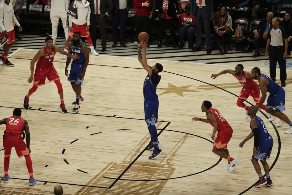 Anthony Davis of the Los Angeles Lakers shoots the game-winning free throw during the second half of the NBA All-Star basketball game Sunday, Feb. 16, 2020, in Chicago. (AP Photo/David Banks)