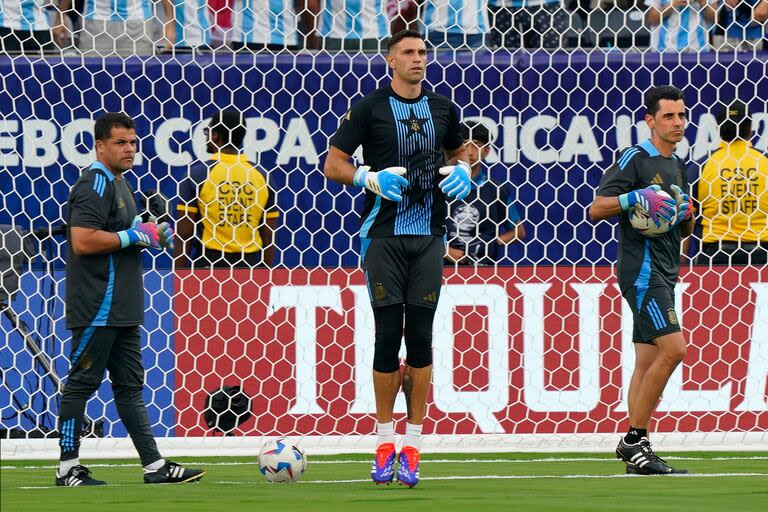 Emiliano Martínez, en la previa del partido semifinal 