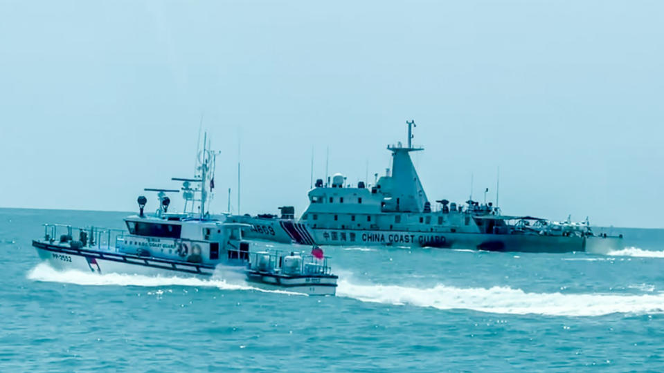 中國海警船昨晚在金門外海，強行登船拖走我方漁船。示意圖，海巡署提供