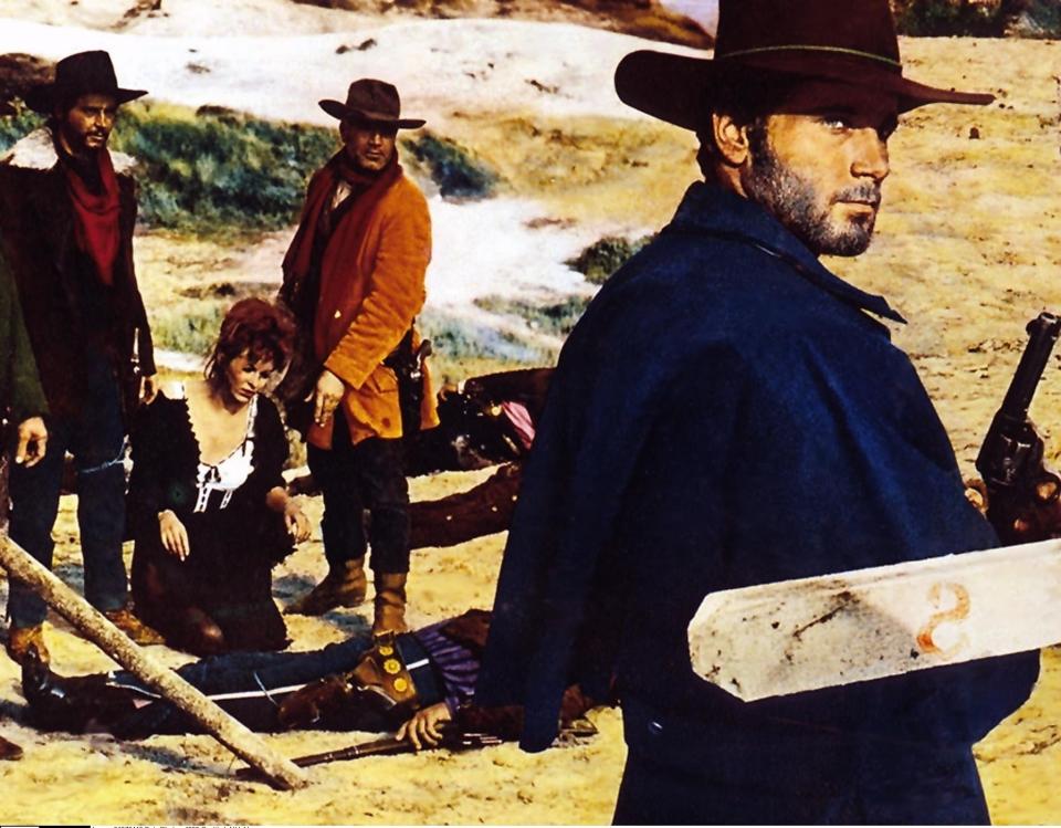 Franco Nero (vorne) als Django in Sergio Corbuccis Western. (Bild: ddp)