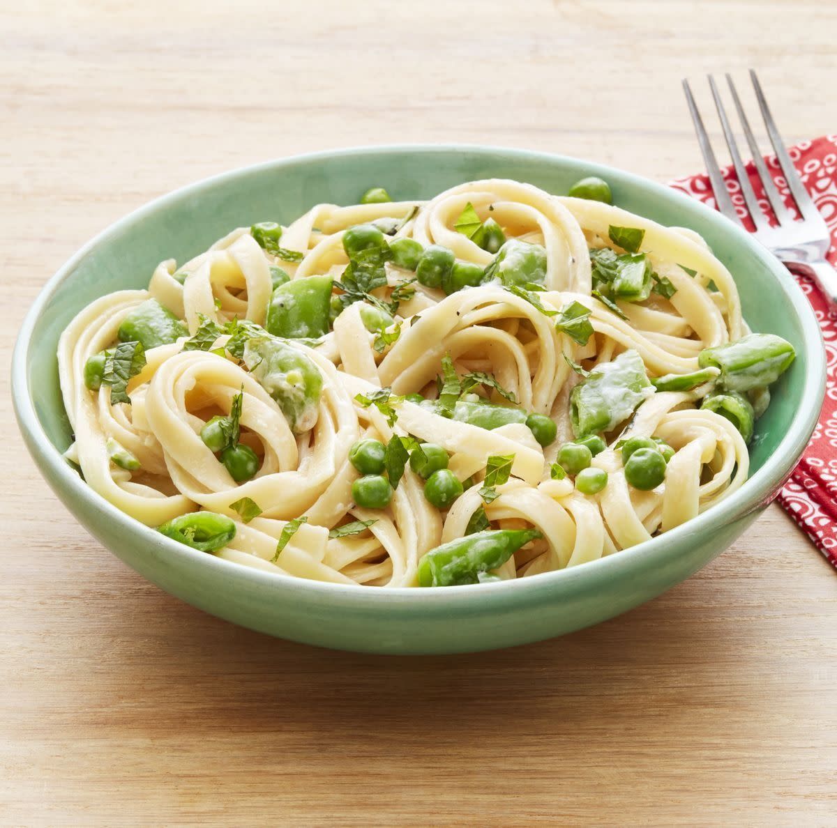 spring dinner ideas pasta primavera with peas and mint