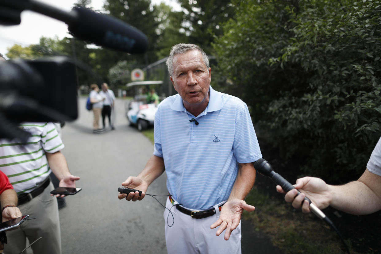 Ohio State coach Urban Meyer and his wife Shelley endorsed Gov. John Kasich’s 2016 presidential run. (AP Photo/John Minchillo)