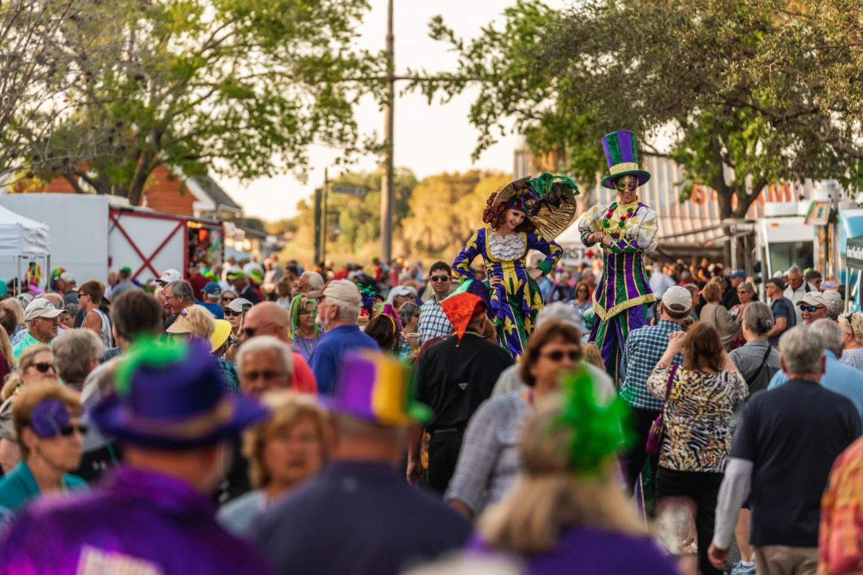 Spanish Springs celebrates 30 years in the Villages with live music, vendors and entertainers this Saturday.