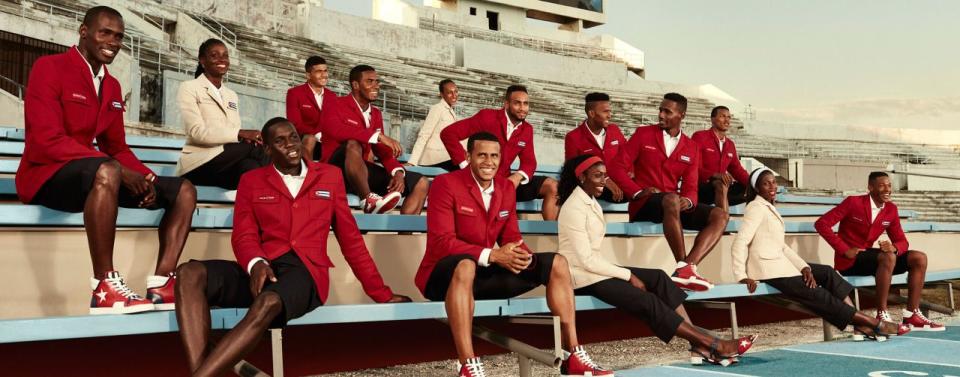 Les uniformes de l’équipe de Cuba ont été conçus par Christian Louboutin avec SportyHenri.com