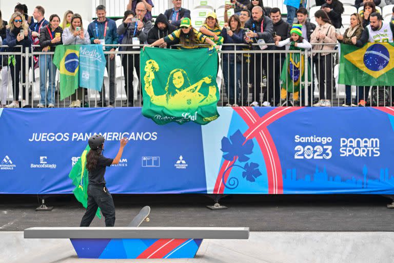 Los fans brasileños no se querían ir del estadio antes de conseguir el saludo de su gran figura joven