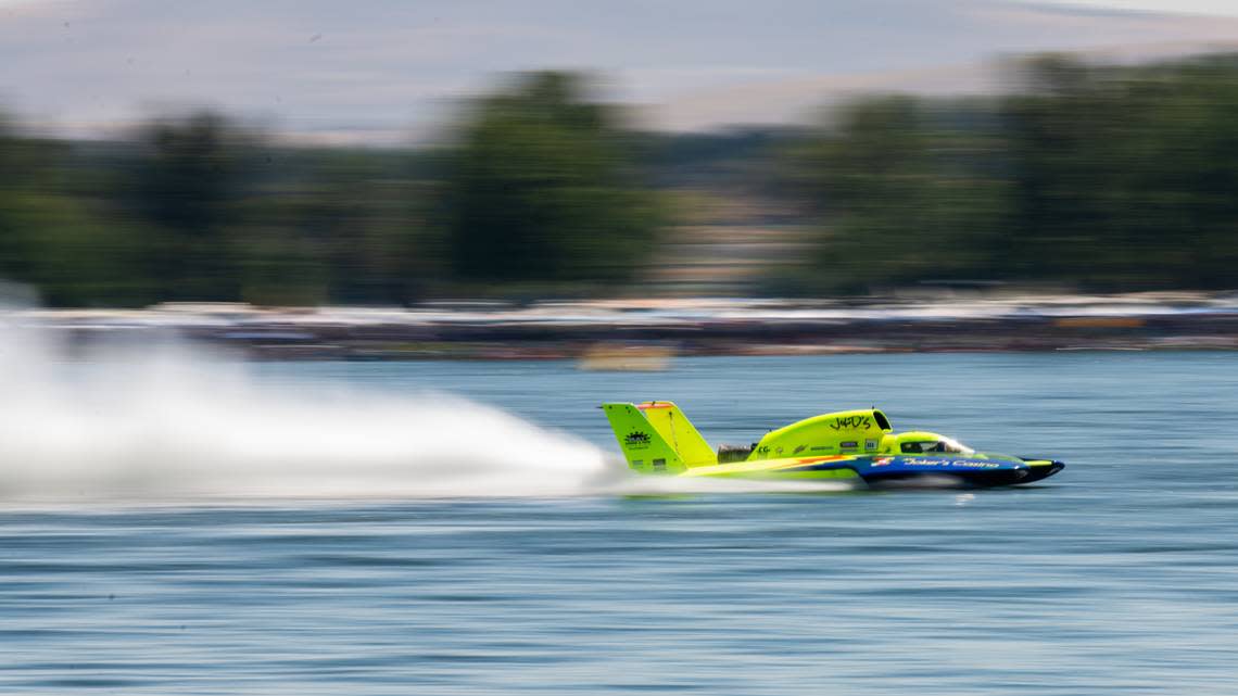 Scenes from the Pasco side of the Columbia River of Saturday’s qualifying heats for the 2022 Columbia Cup hydroplane race.