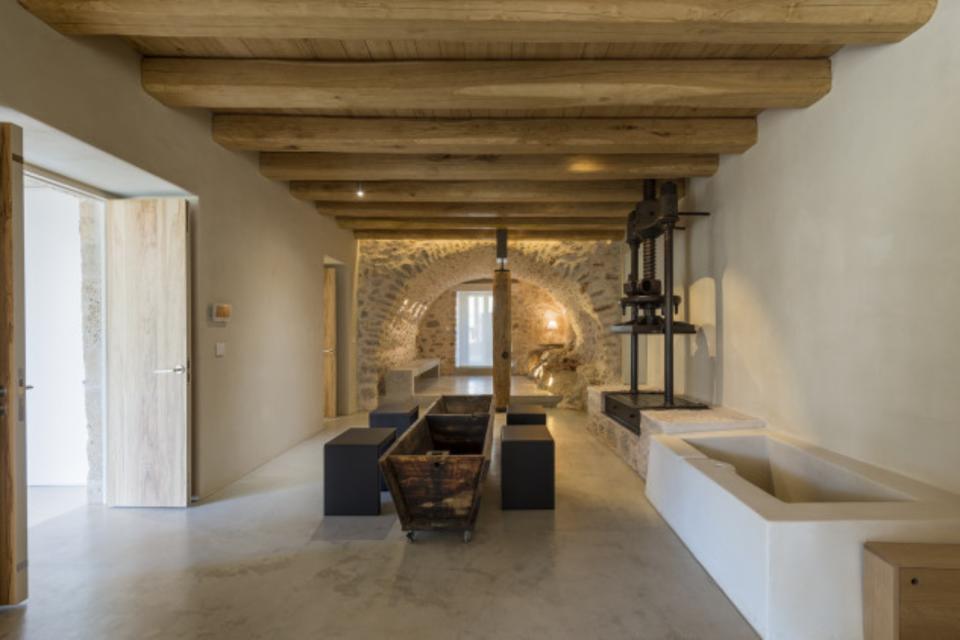 Las obras de piedra también se hicieron copiando a las que existían originalmente utilizando materiales y técnicas tradicionales. (Foto: <a href="http://www.engelvoelkers.com/en-gr/property/rusted-mill-house-4244018.903948_exp/" rel="nofollow noopener" target="_blank" data-ylk="slk:Engel & Völkers;elm:context_link;itc:0;sec:content-canvas" class="link ">Engel & Völkers</a>).