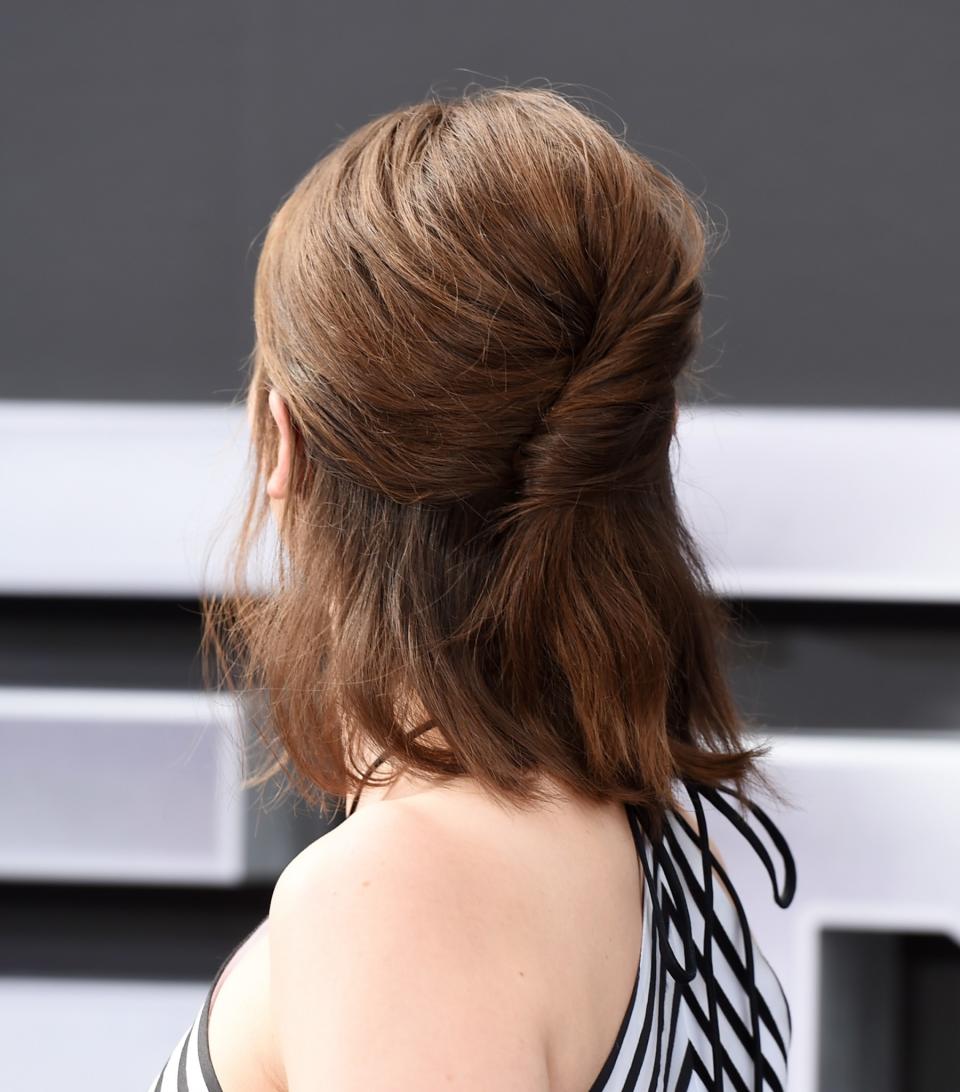 Half-up, half-down prom hairstyles: Beautiful bouffant