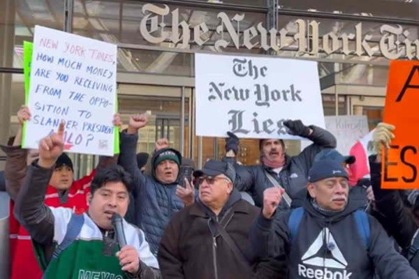 Migrantes protestan contra el NYT