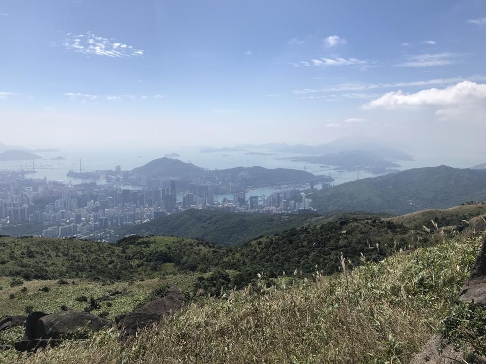 大帽山_回望可以遠見青馬大橋