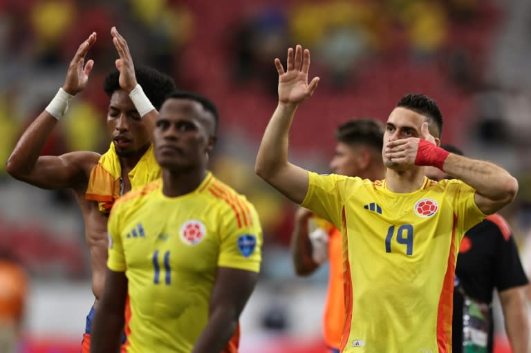 GLENDALE, ARIZONA - JUNE 28: Rafael Santos Borre of Colombia salutes during the CONMEBOL Copa America 2024 Group D match between Colombia and Costa Rica at State Farm Stadium on June 28, 2024 in Glendale, Arizona. Omar Vega/Getty Images/AFP (Omar Vega)