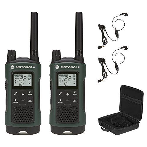 2) Motorola Talkabout T465 Rechargeable Two-Way Radio Bundle (Green)