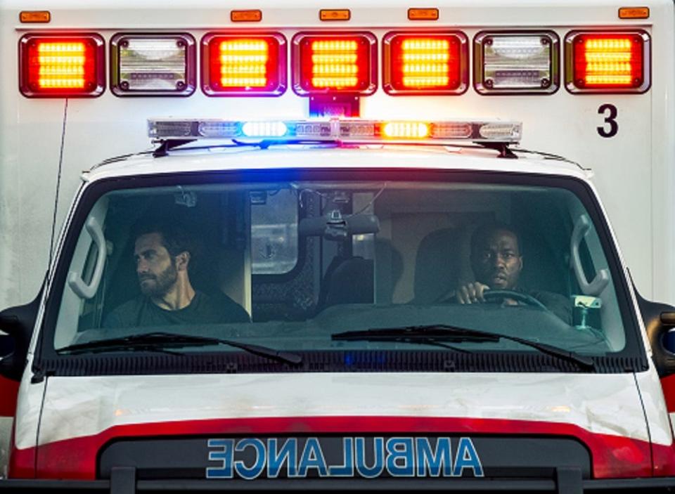 (from left) Danny Sharp (Jake Gyllenhaal) and Will Sharp (Yahya Abdul-Mateen II) in "Ambulance."