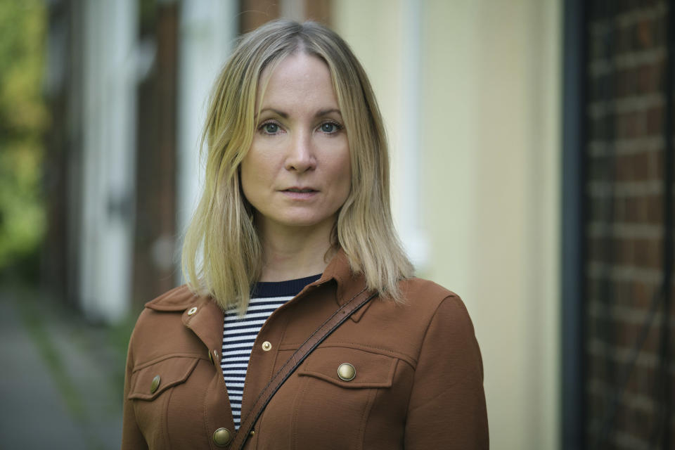 Joanne Froggatt as Sarah Vincent