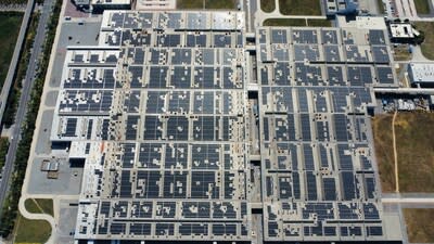 Goodyear Pulandian plant rooftop with solar panels covering 178,053 square meters.