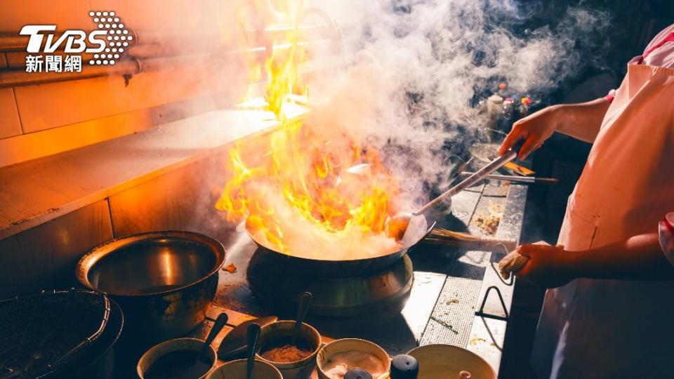 台灣人愛吃熱炒店。（示意圖／shutterstock達志影像）