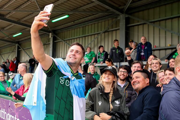 Cordero, junto a los seguidores de Connacht, en Galway