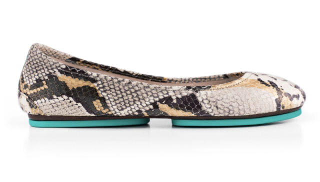 Back in the office? These Are The Foldable Flats Your Feet Will Need